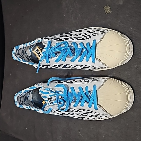 Leo Messi Superstar Adidas size 12 - Picture 2 of 5